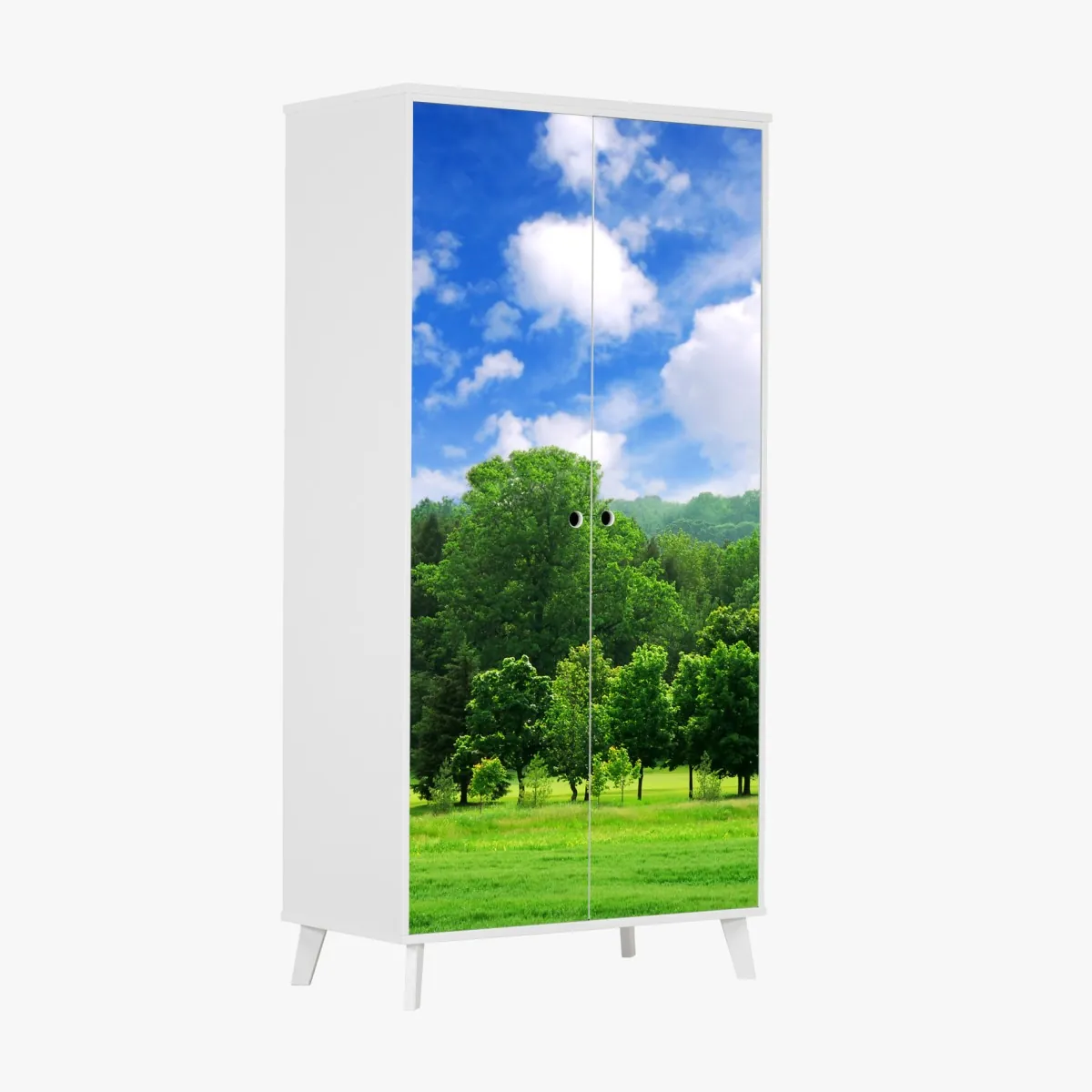 Naklejka na szafę letni zielony las pod niebieskim niebem – Wallissimo® Naklejka na szafę letni zielony las pod niebieskim niebem – Wallissimo®