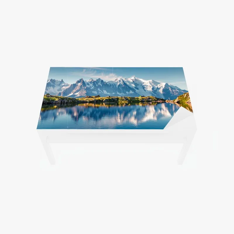 Naklejka na biurko i stół panorama Mont Blanc odbita w Lac Blanc