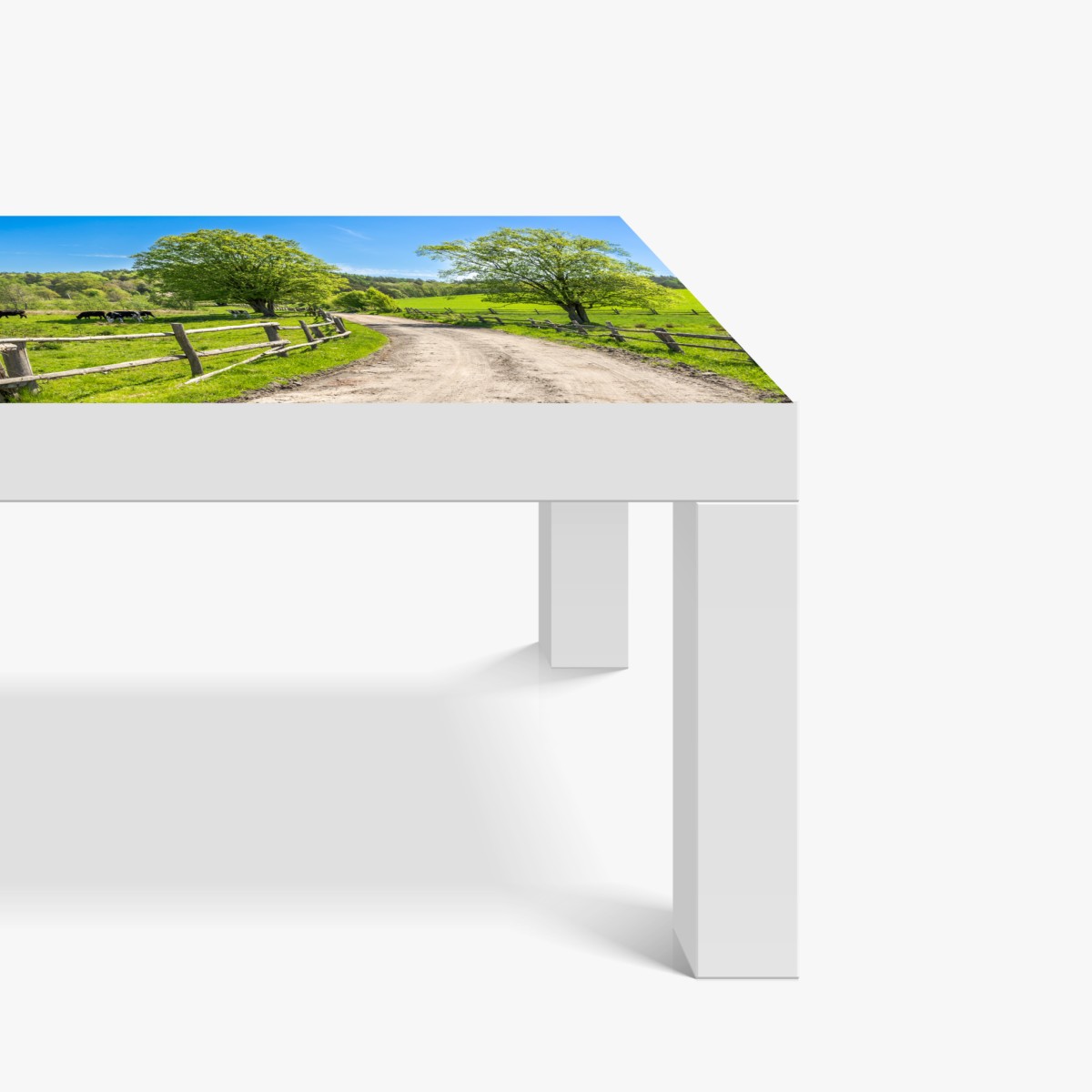 Naklejka na biurko i stół słoneczna wiejska droga przez zielone łąki – Wallissimo® Naklejka na biurko i stół słoneczna wiejska droga przez zielone łąki – Wallissimo®