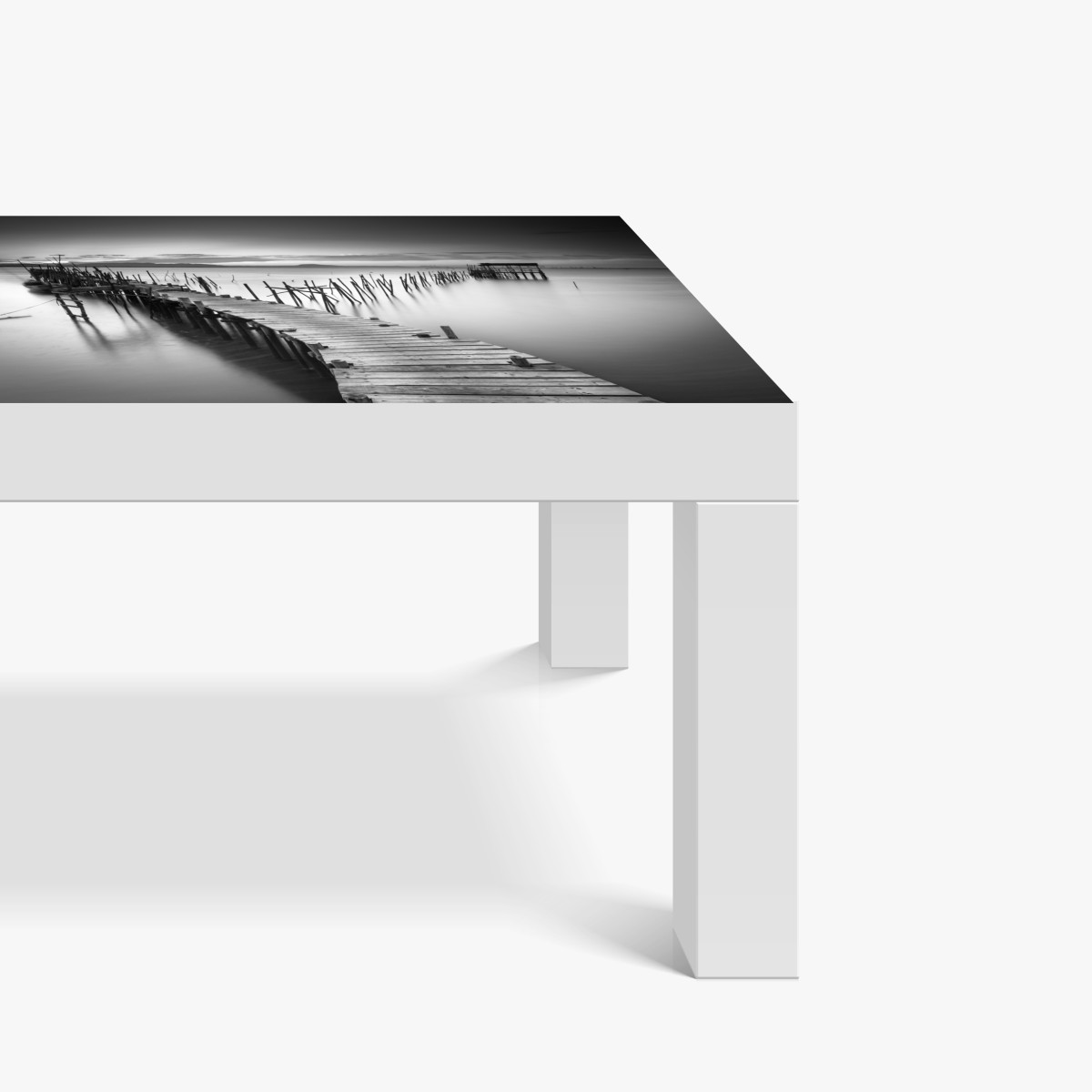 Naklejka na biurko i stół spokojne drewniane molo o zmierzchu – Wallissimo® Naklejka na biurko i stół spokojne drewniane molo o zmierzchu – Wallissimo®