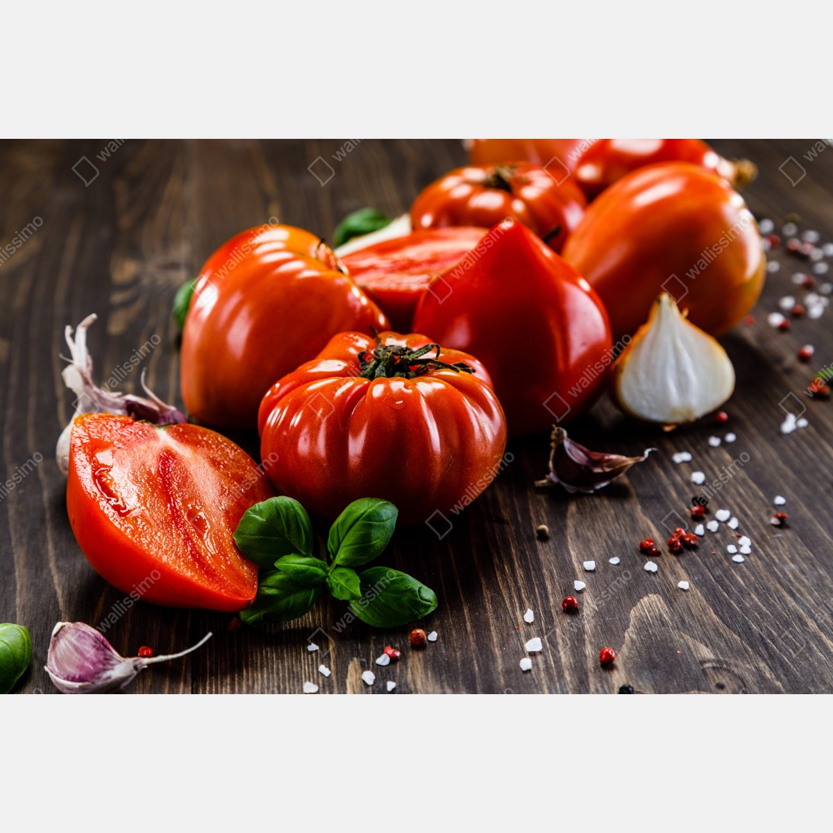 Naklejka na biurko i stół dojrzałe pomidory na rustykalnym stole – Wallissimo® Naklejka na biurko i stół dojrzałe pomidory na rustykalnym stole – Wallissimo®