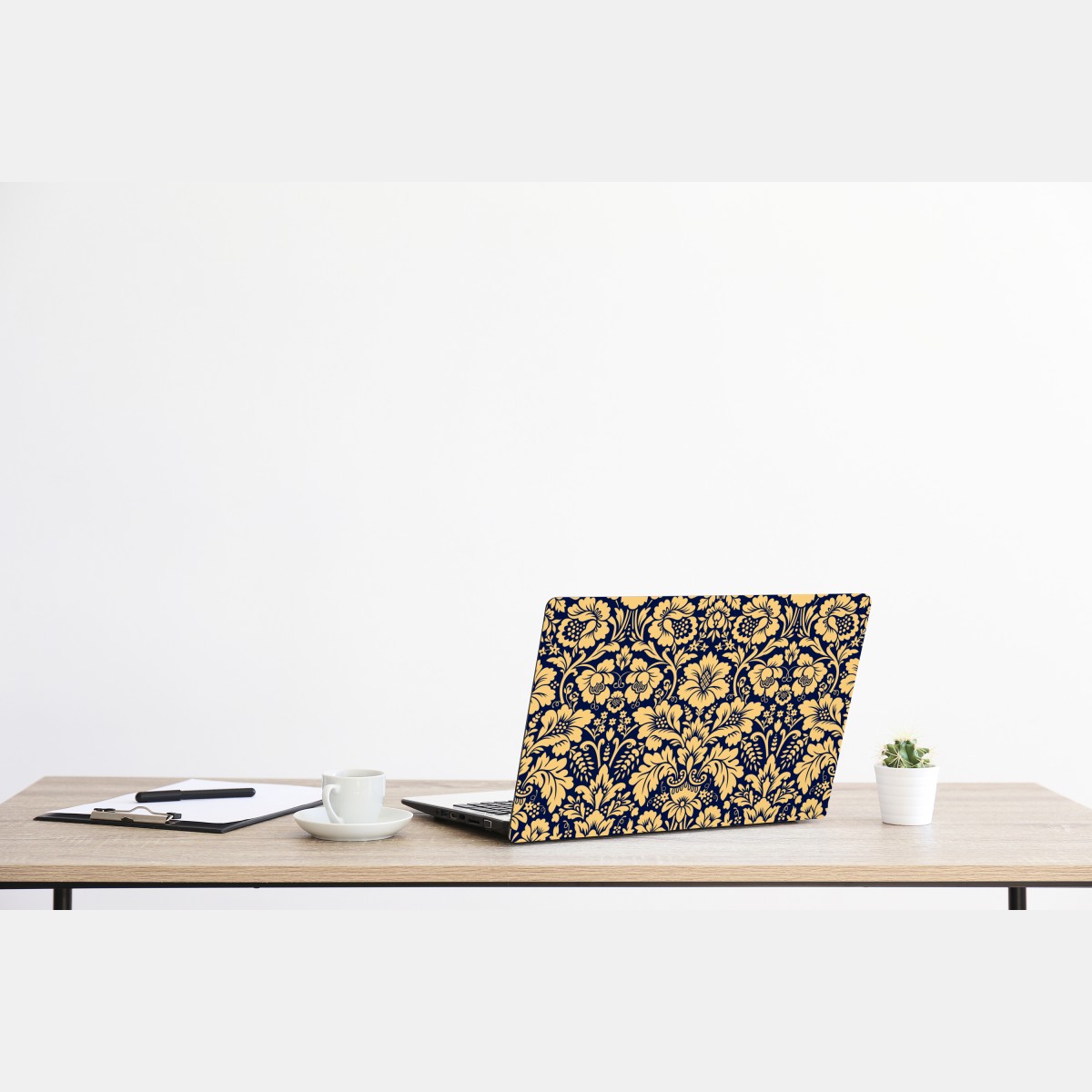 Naklejka na laptopa granatowo-beżowy wzór damasceński – Wallissimo® Naklejka na laptopa granatowo-beżowy wzór damasceński – Wallissimo®