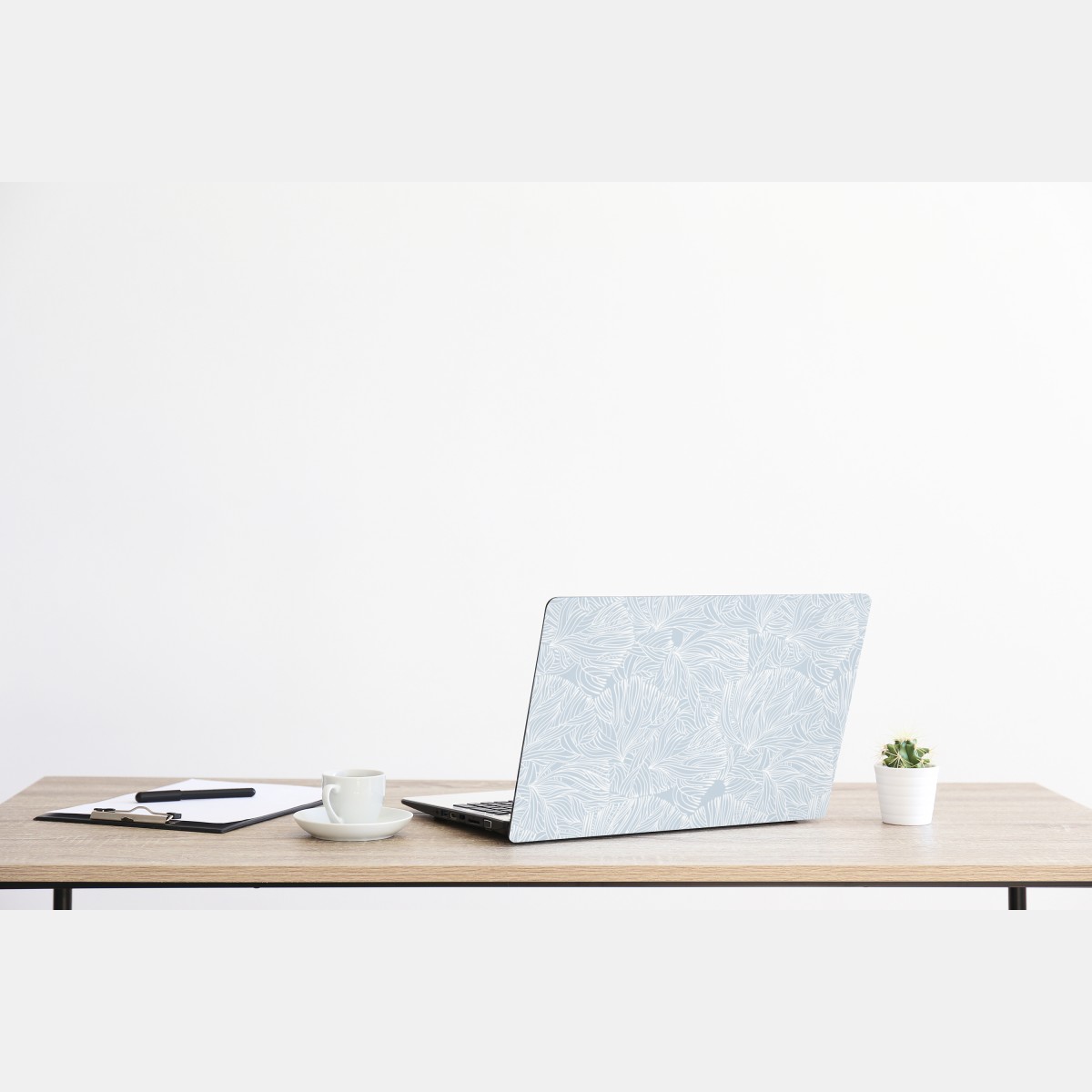 Naklejka na laptopa delikatny niebieski wzór botaniczny – Wallissimo® Naklejka na laptopa delikatny niebieski wzór botaniczny – Wallissimo®