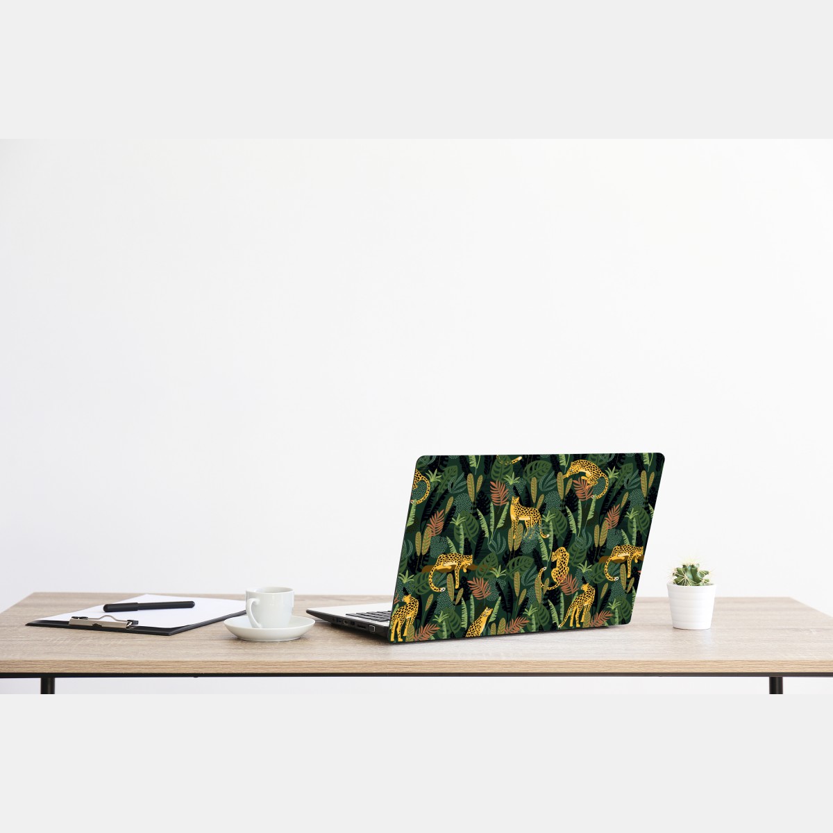 Naklejka na laptopa tropikalny wzór z lampartami – Wallissimo® Naklejka na laptopa tropikalny wzór z lampartami – Wallissimo®