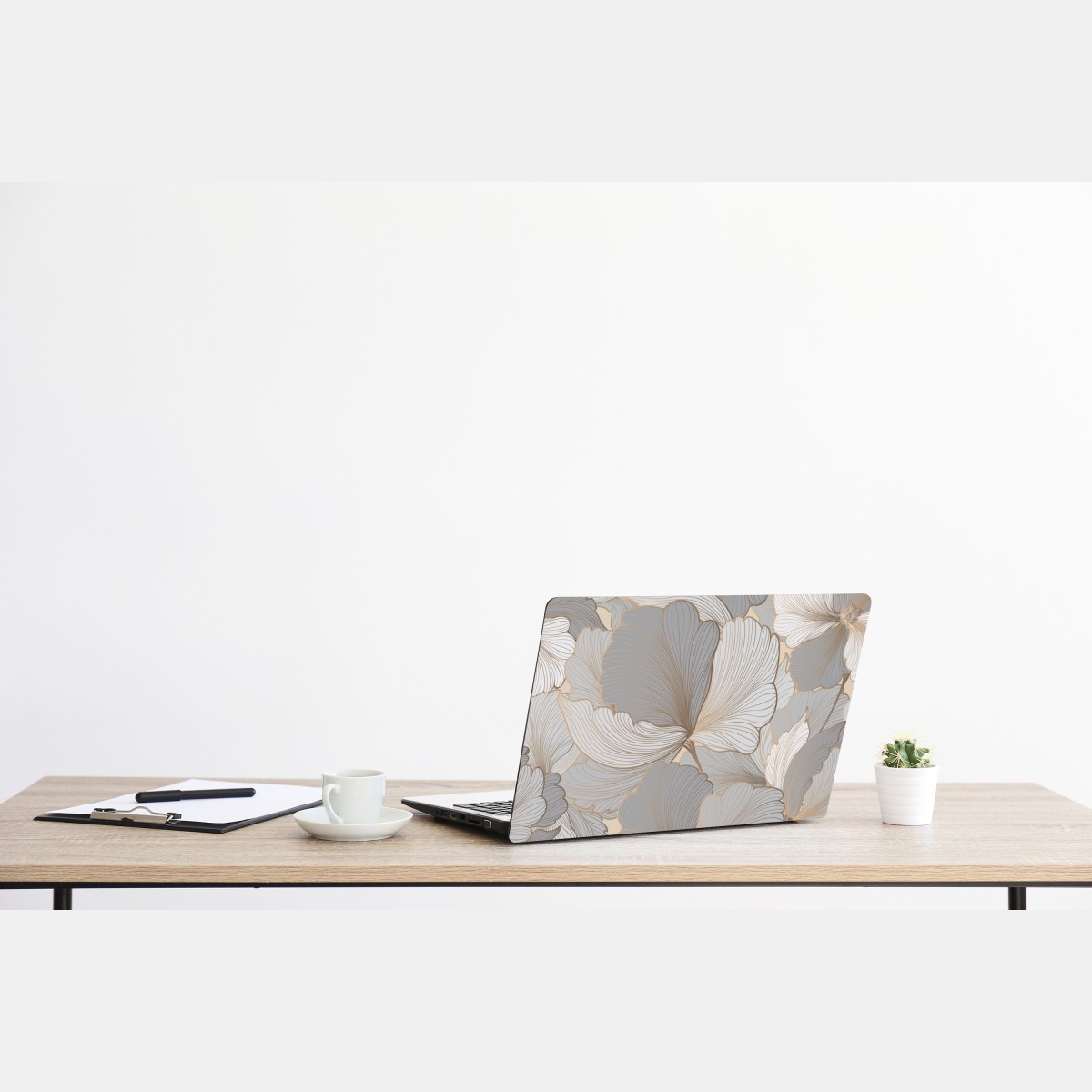 Naklejka na laptopa delikatny pastelowy wzór kwiatowy – Wallissimo® Naklejka na laptopa delikatny pastelowy wzór kwiatowy – Wallissimo®