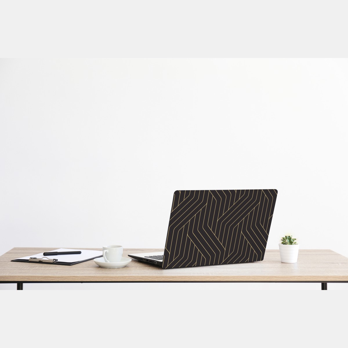 Naklejka na laptopa geometryczny wzór art deco w czerni i złocie – Wallissimo® Naklejka na laptopa geometryczny wzór art deco w czerni i złocie – Wallissimo®