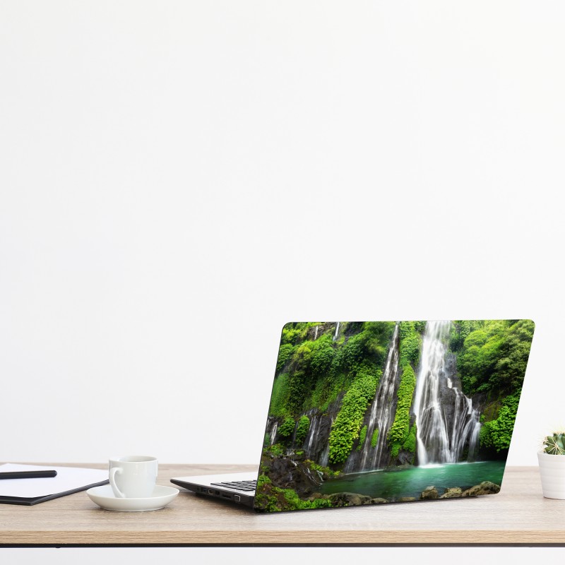 Naklejka na laptopa surowa tekstura betonu na ścianie – Wallissimo®