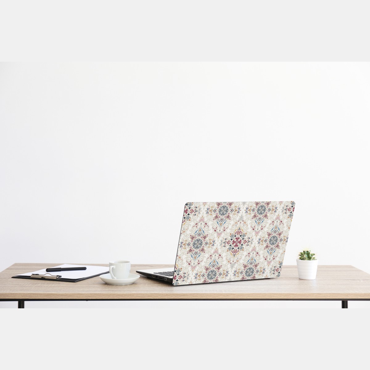 Naklejka na laptopa ozdobny wzór damaskowy w stylu vintage – Wallissimo® Naklejka na laptopa ozdobny wzór damaskowy w stylu vintage – Wallissimo®