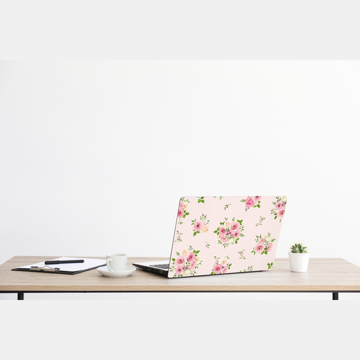 Naklejka na laptopa delikatny różany wzór w pastelowych odcieniach – Wallissimo® Naklejka na laptopa delikatny różany wzór w pastelowych odcieniach – Wallissimo®