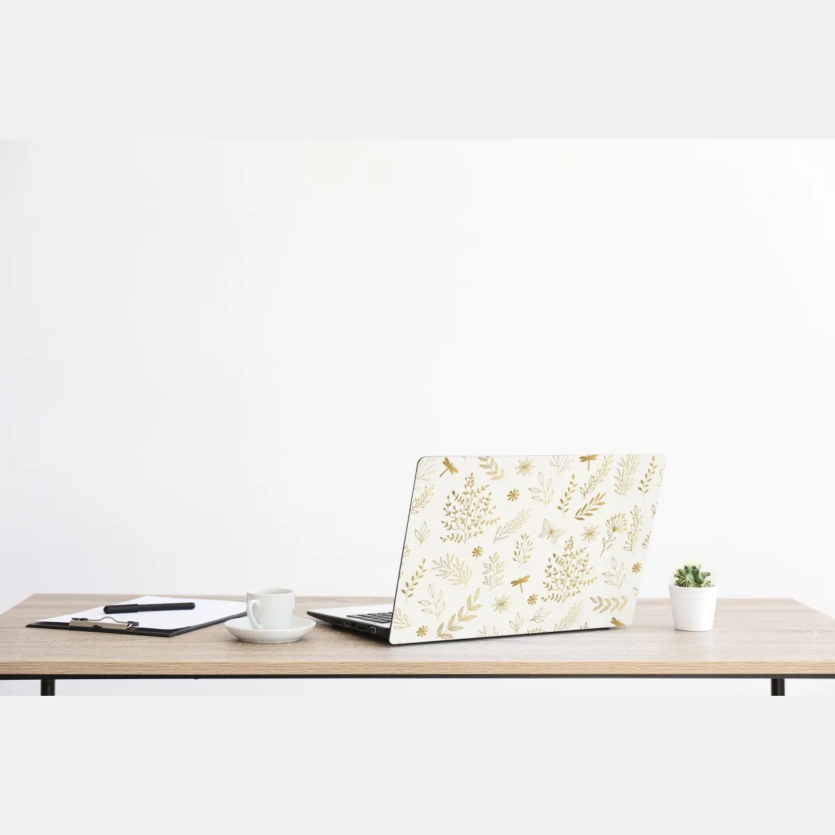 Naklejka na laptopa złoty botaniczny wzór – Wallissimo® Naklejka na laptopa złoty botaniczny wzór – Wallissimo®