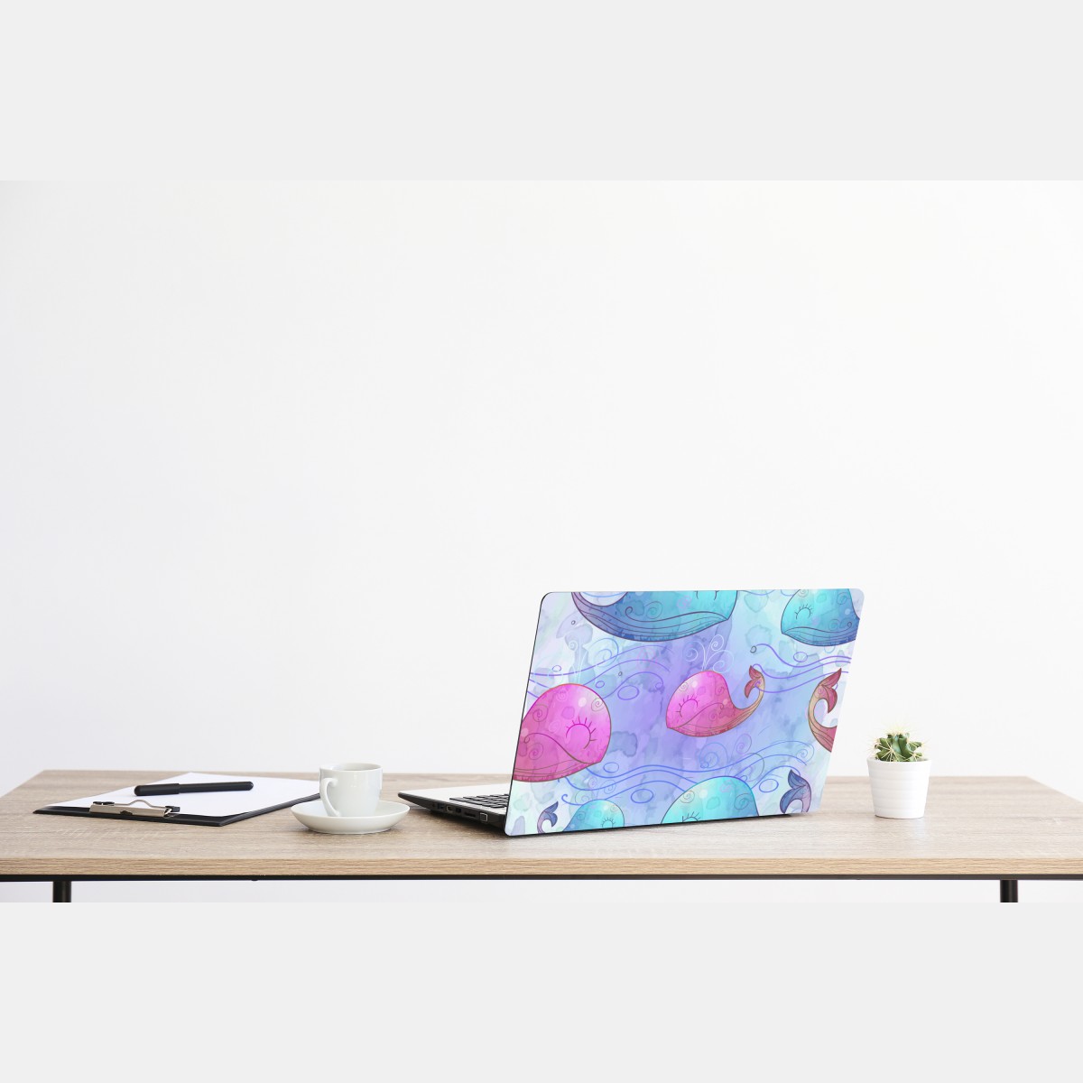 Naklejka na laptopa akwarelowy wzór z wielorybami do pokoju dziecięcego – Wallissimo® Naklejka na laptopa akwarelowy wzór z wielorybami do pokoju dziecięcego – Wallissimo®