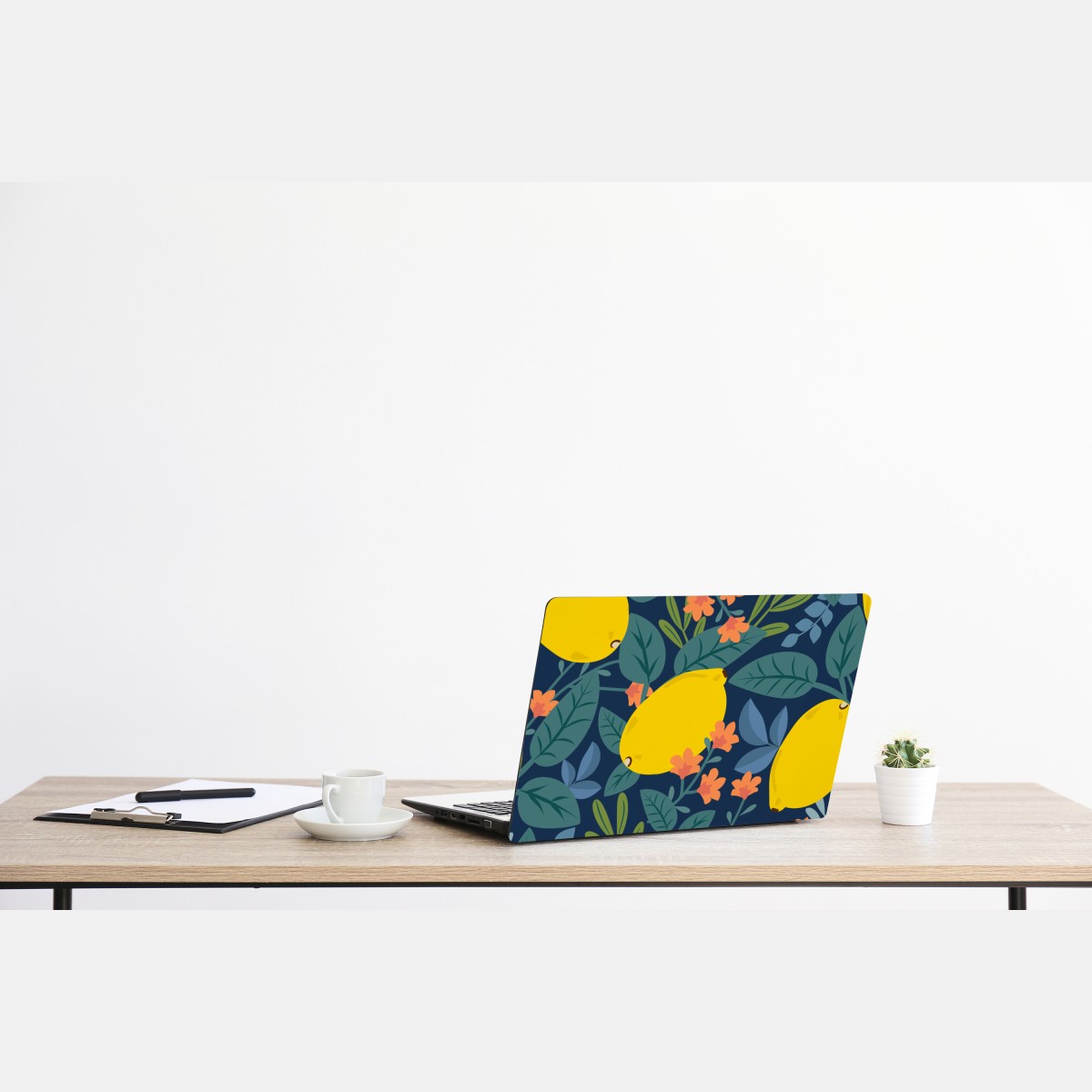 Naklejka na laptopa jaskrawy botaniczny wzór z cytrynami – Wallissimo® Naklejka na laptopa jaskrawy botaniczny wzór z cytrynami – Wallissimo®