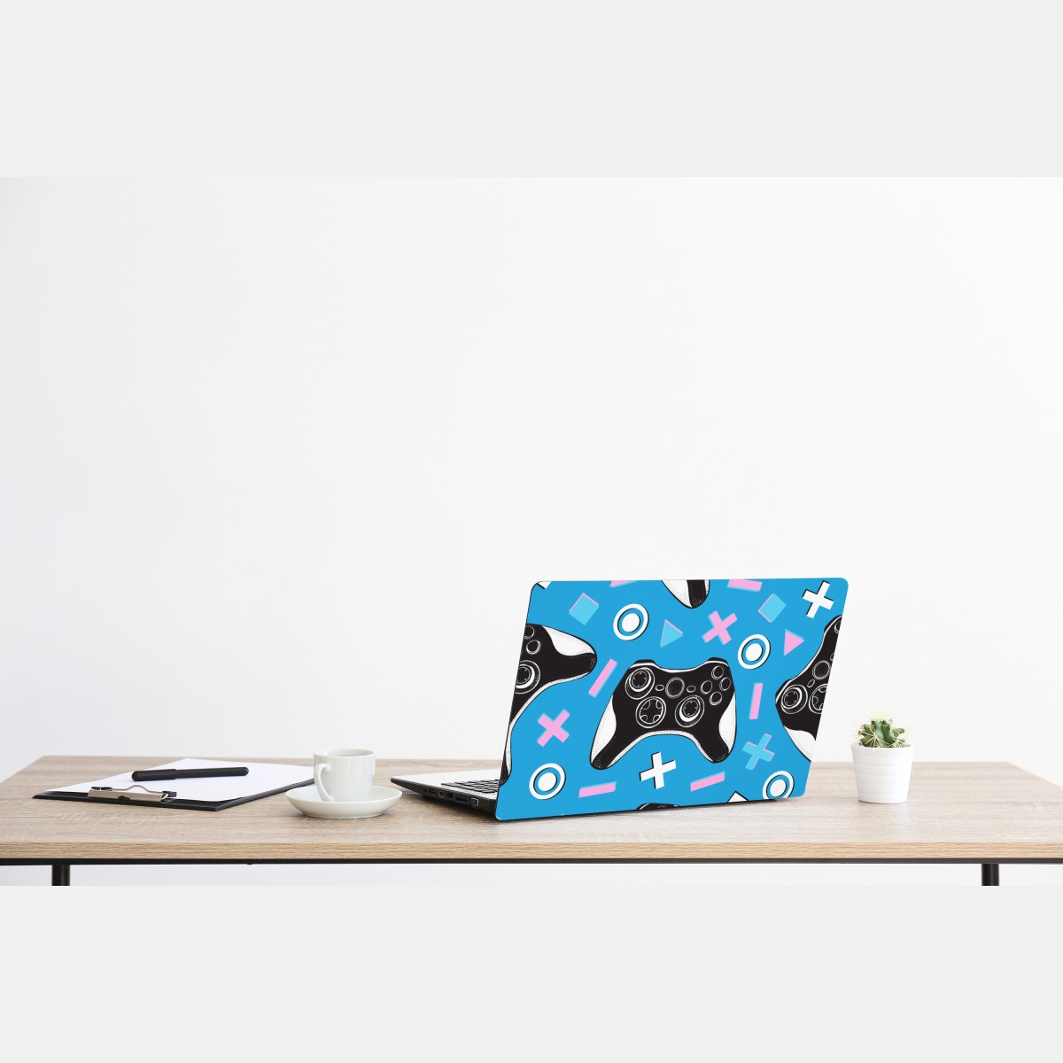 Naklejka na laptopa wzór padów do gier na niebieskim tle – Wallissimo® Naklejka na laptopa wzór padów do gier na niebieskim tle – Wallissimo®