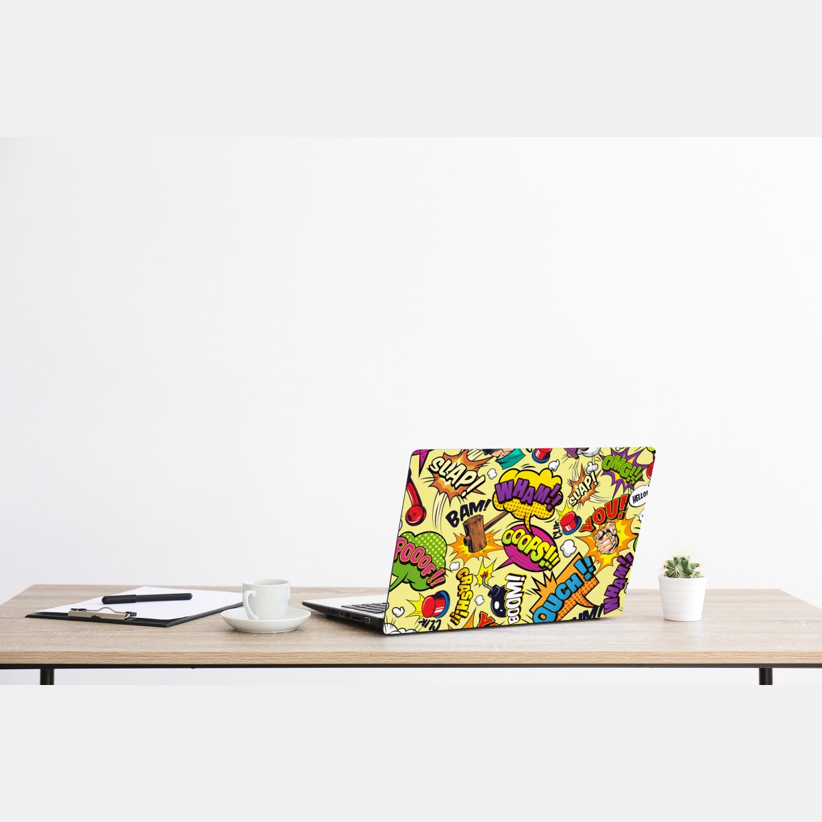 Naklejka na laptopa retro kolaż komiksowy w stylu pop-art – Wallissimo® Naklejka na laptopa retro kolaż komiksowy w stylu pop-art – Wallissimo®