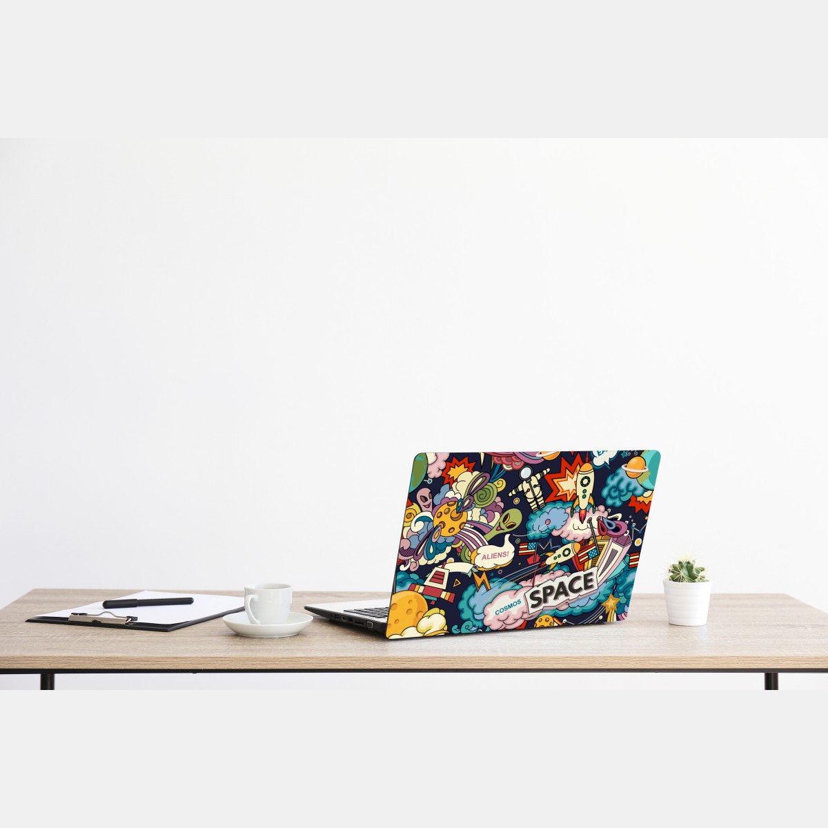 Naklejka na laptopa kolorowy kosmiczny kolaż – Wallissimo® Naklejka na laptopa kolorowy kosmiczny kolaż – Wallissimo®