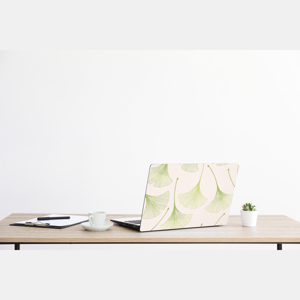 Naklejka na laptopa delikatny wzór liści miłorzębu – Wallissimo® Naklejka na laptopa delikatny wzór liści miłorzębu – Wallissimo®