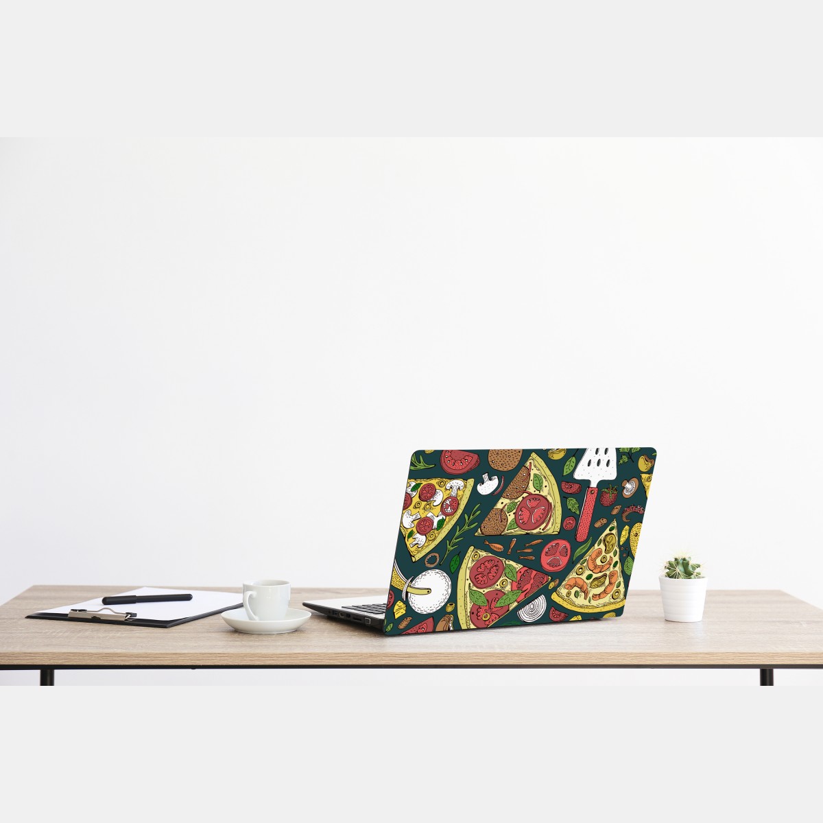 Naklejka na laptopa kolorowy wzór plasterków pizzy – Wallissimo® Naklejka na laptopa kolorowy wzór plasterków pizzy – Wallissimo®