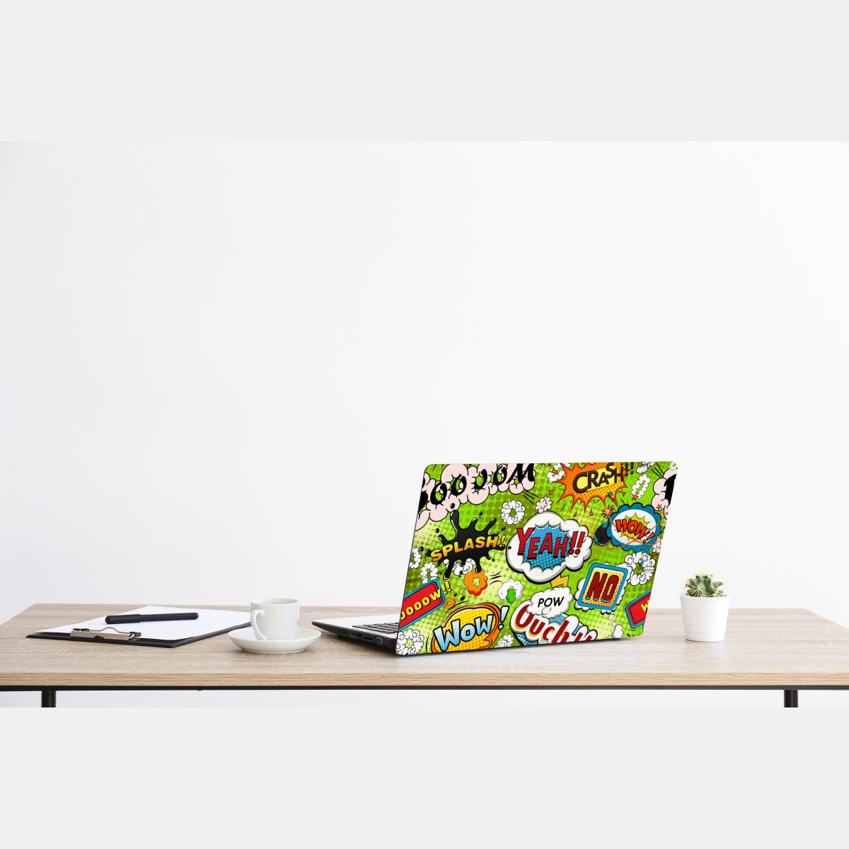 Naklejka na laptopa żywy kolaż komiksowy w stylu pop-art – Wallissimo® Naklejka na laptopa żywy kolaż komiksowy w stylu pop-art – Wallissimo®