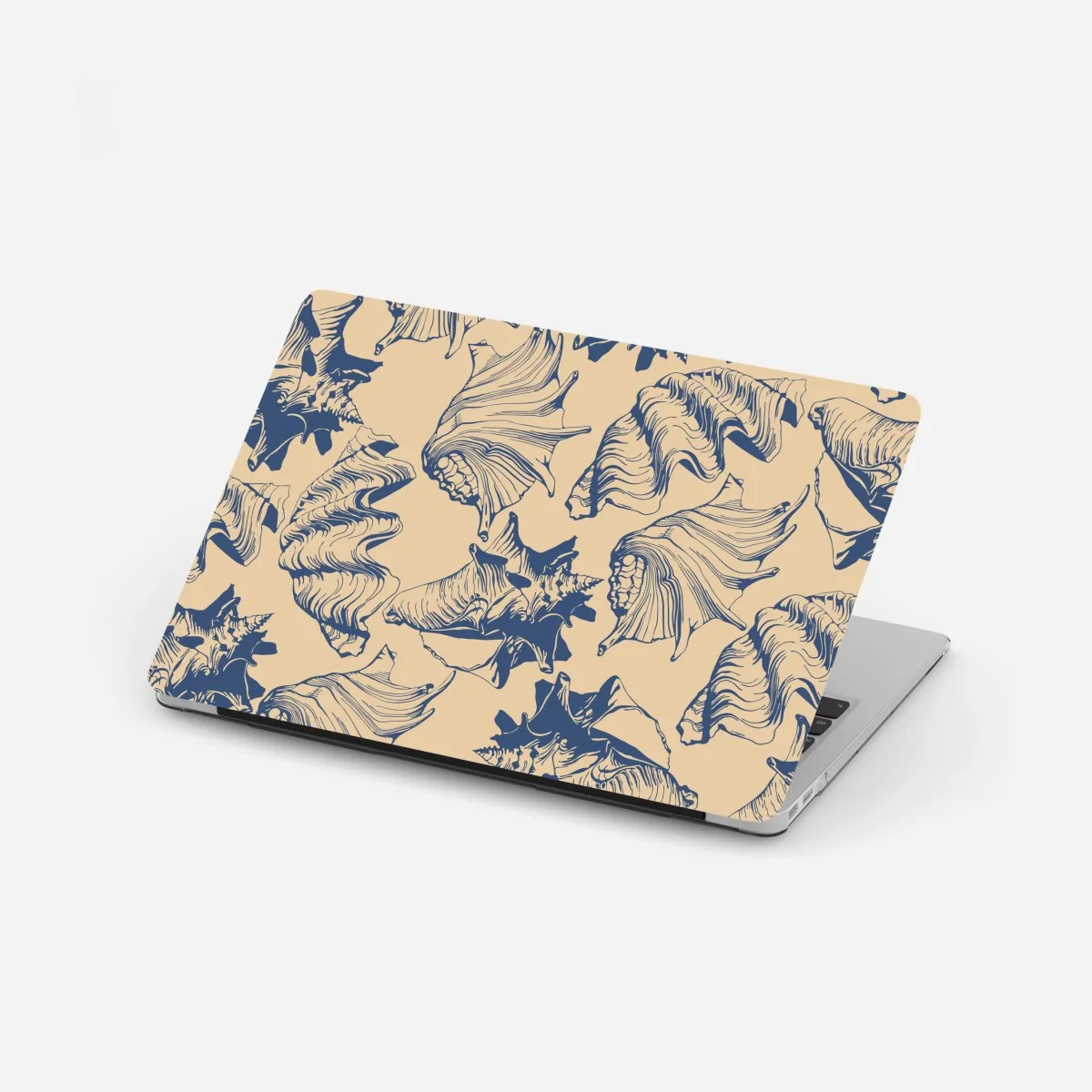 Naklejka na laptopa wzór z muszlami w granacie i beżu – Wallissimo® Naklejka na laptopa wzór z muszlami w granacie i beżu – Wallissimo®