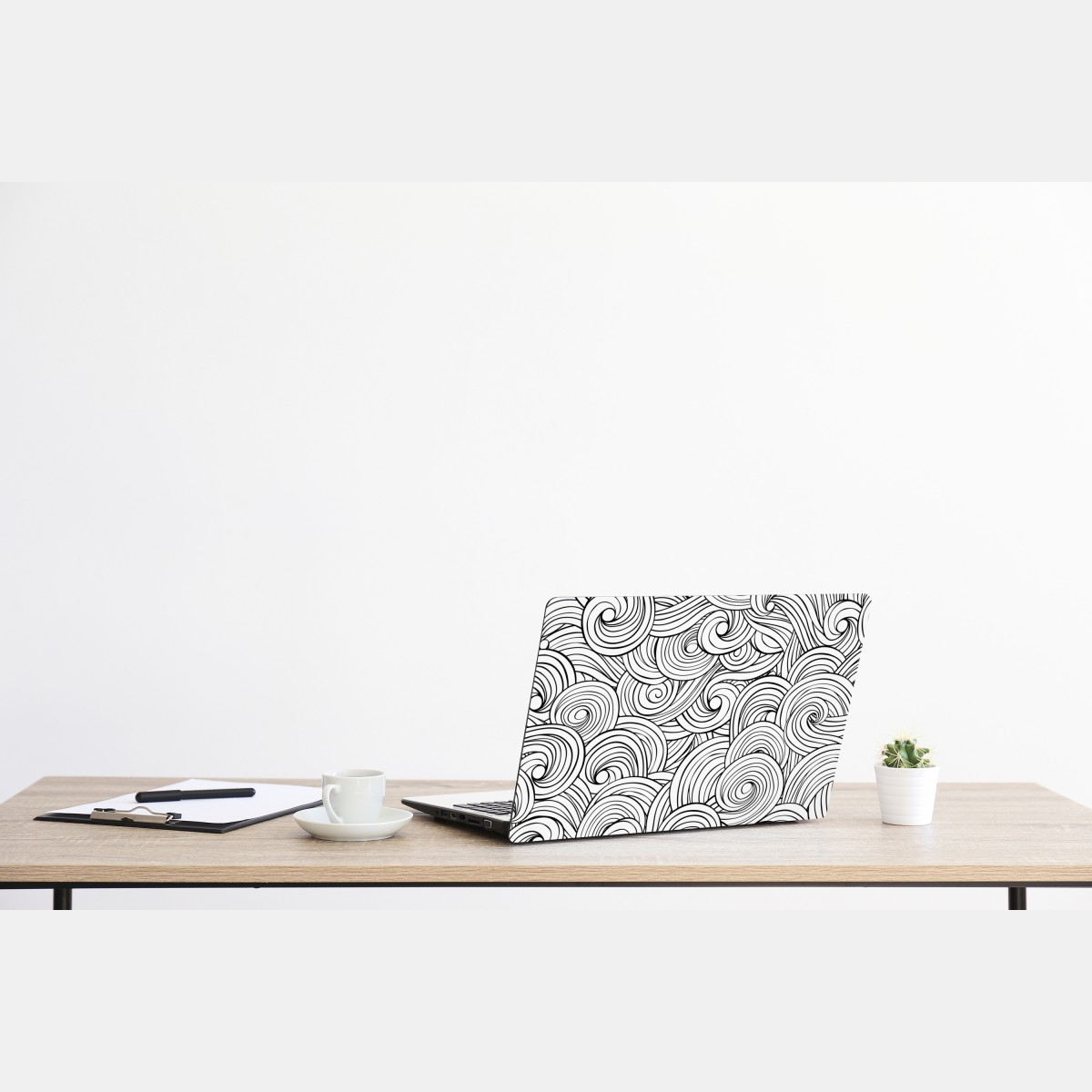 Naklejka na laptopa czarno-biały wzór ze spiralami – Wallissimo® Naklejka na laptopa czarno-biały wzór ze spiralami – Wallissimo®