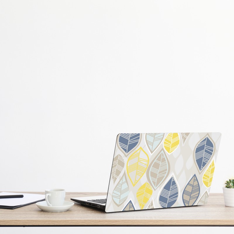 Naklejka na laptopa spokojna zielona ścieżka w lesie – Wallissimo®