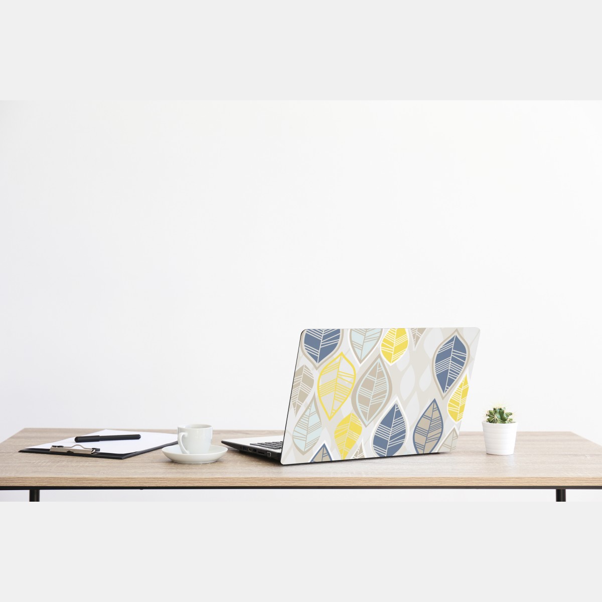 Naklejka na laptopa skandynawski wzór liści w stonowanych kolorach – Wallissimo® Naklejka na laptopa skandynawski wzór liści w stonowanych kolorach – Wallissimo®