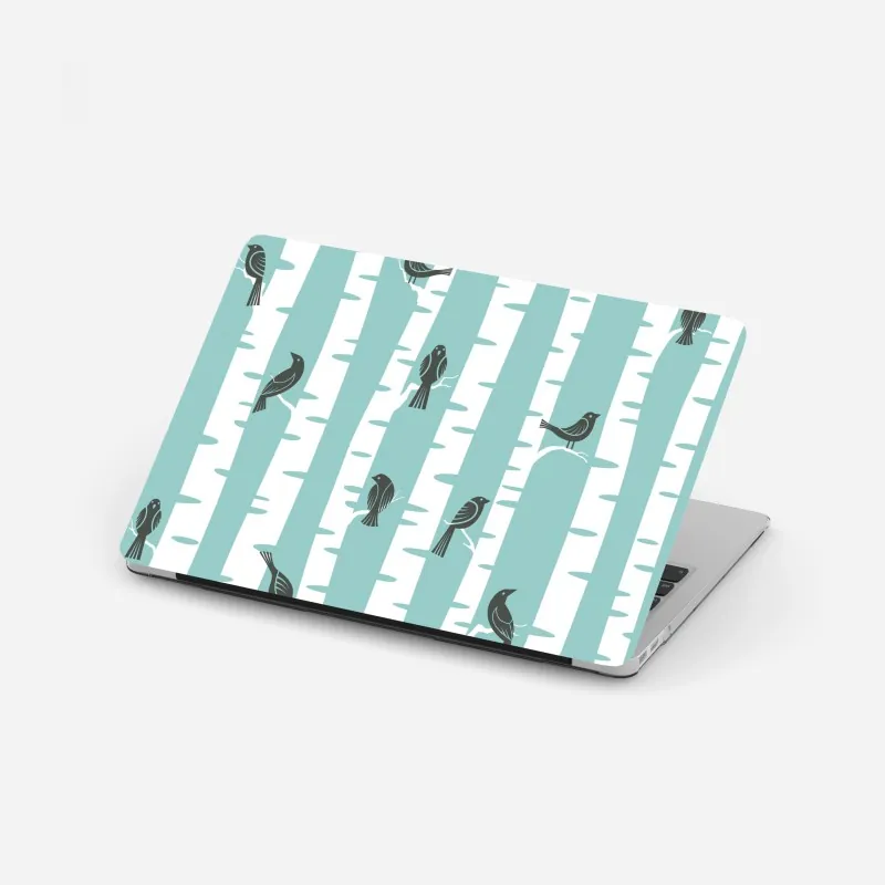 Naklejka na laptopa turkusowy las brzóz z ptakami
