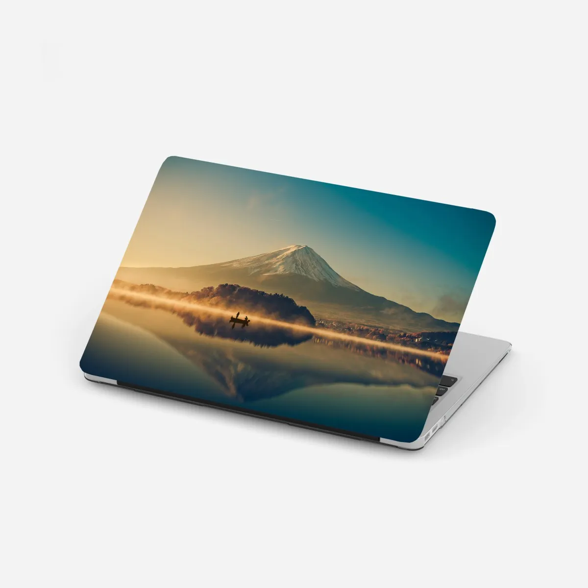 Naklejka na laptopa wschód słońca nad Mount Fuji nad jeziorem Kawaguchiko – Wallissimo® Naklejka na laptopa wschód słońca nad Mount Fuji nad jeziorem Kawaguchiko – Wallissimo®