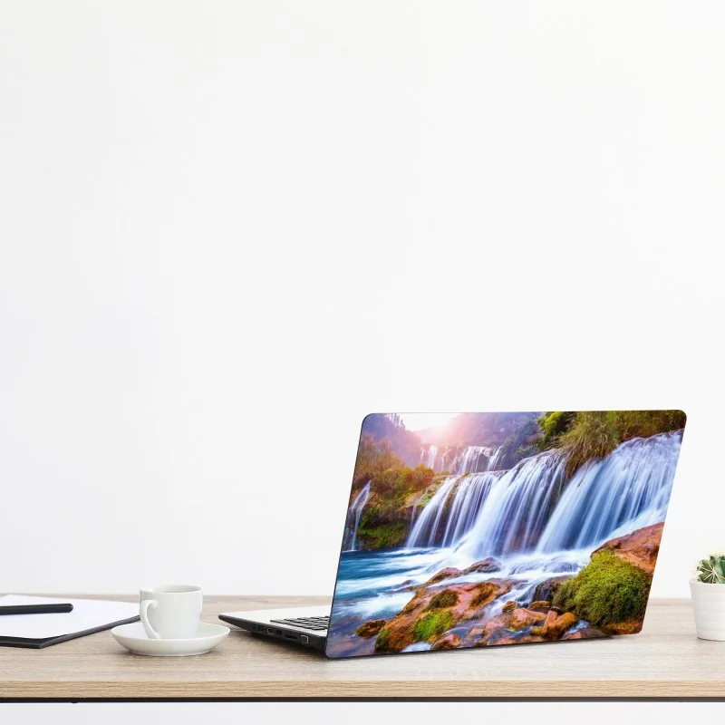 Naklejka na laptopa Jiulong wodospad w Luoping, Chiny – Wallissimo® Naklejka na laptopa Jiulong wodospad w Luoping, Chiny – Wallissimo®