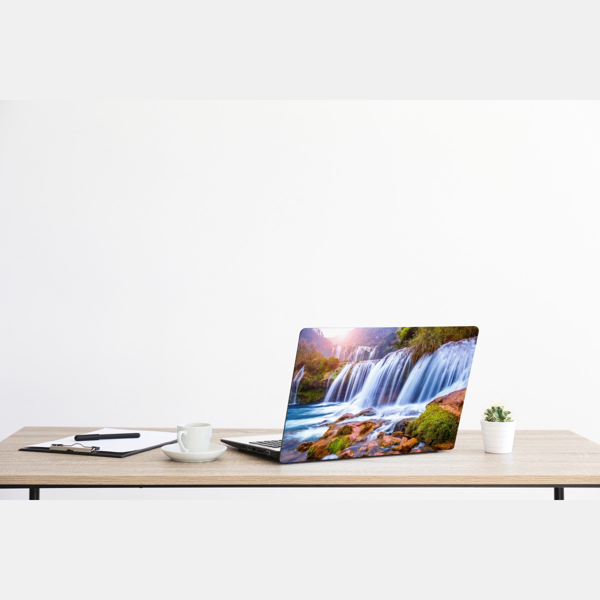 Naklejka na laptopa Jiulong wodospad w Luoping, Chiny – Wallissimo® Naklejka na laptopa Jiulong wodospad w Luoping, Chiny – Wallissimo®