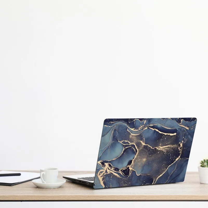 Naklejka na laptopa burzliwe morze z rozbijającymi się falami – Wallissimo®