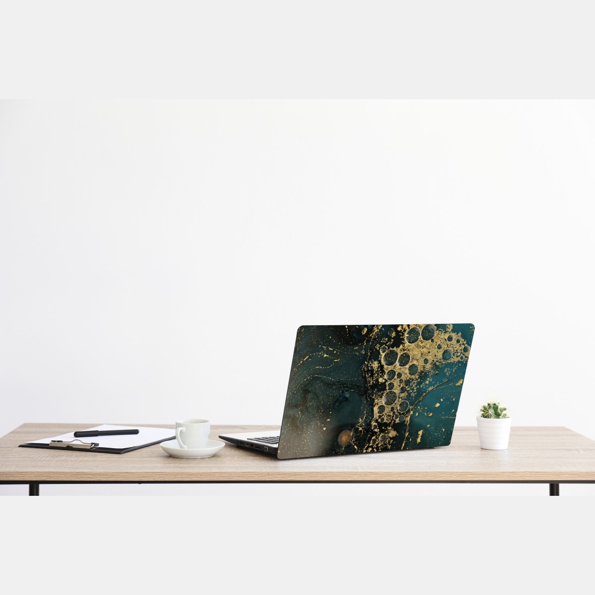 Naklejka na laptopa turkusowo-złota abstrakcyjna marmurkowa faktura – Wallissimo® Naklejka na laptopa turkusowo-złota abstrakcyjna marmurkowa faktura – Wallissimo®