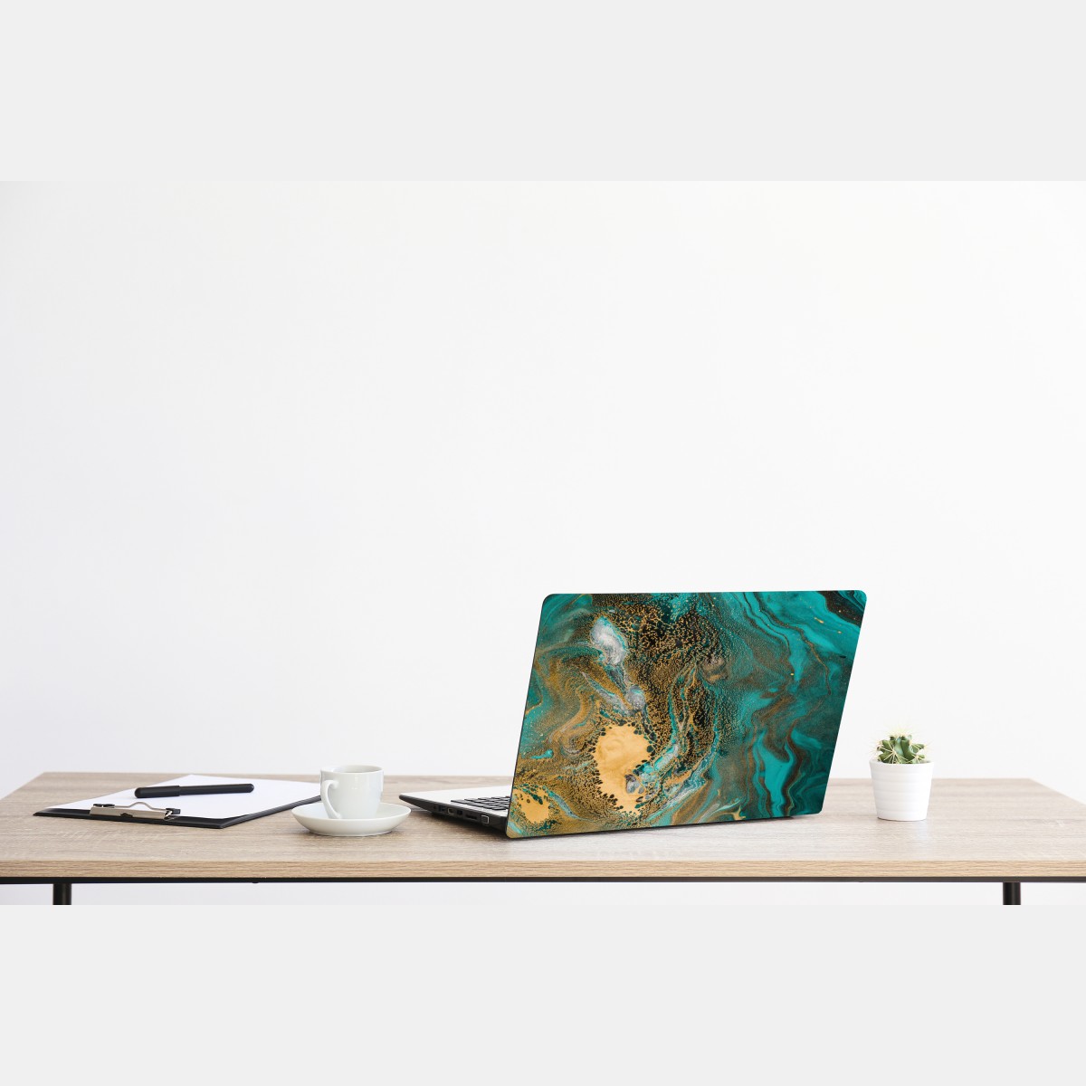 Naklejka na laptopa turkusowy i złoty płynny wir abstrakcji – Wallissimo® Naklejka na laptopa turkusowy i złoty płynny wir abstrakcji – Wallissimo®