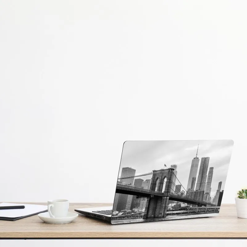 Naklejka na laptopa czarno-biały wzór ze spiralami – Wallissimo®