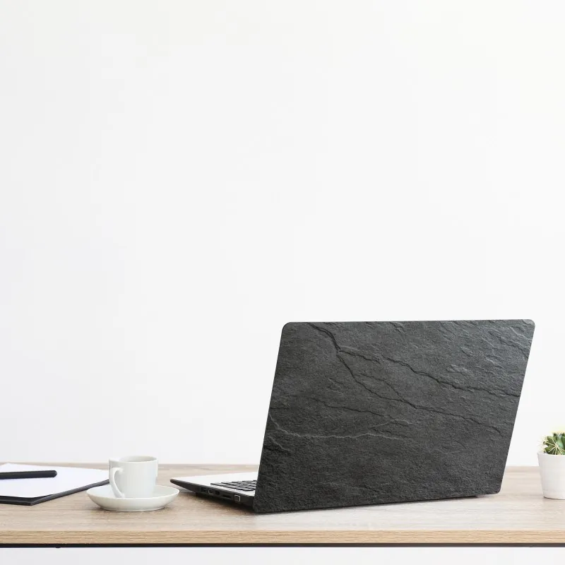 Naklejka na laptopa burzliwe morze z rozbijającymi się falami – Wallissimo®