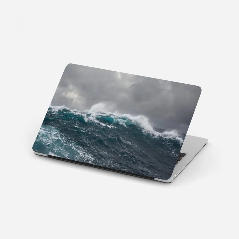 Naklejka na laptopa burzliwe morze z rozbijającymi się falami
