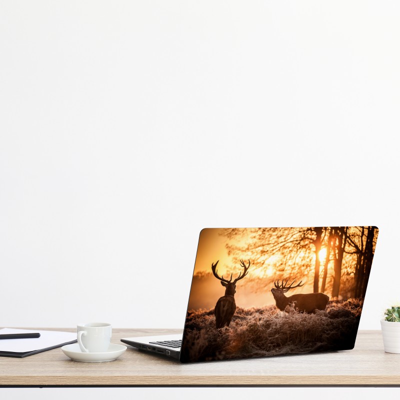 Naklejka na laptopa oceaniczny niebieski marmur ze złotymi żyłkami – Wallissimo®