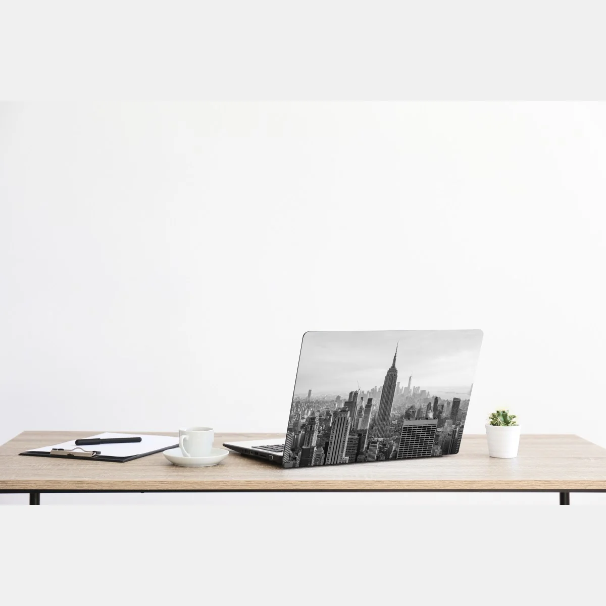 Naklejka na laptopa Nowy Jork panorama w czerni i bieli – Wallissimo® Naklejka na laptopa Nowy Jork panorama w czerni i bieli – Wallissimo®