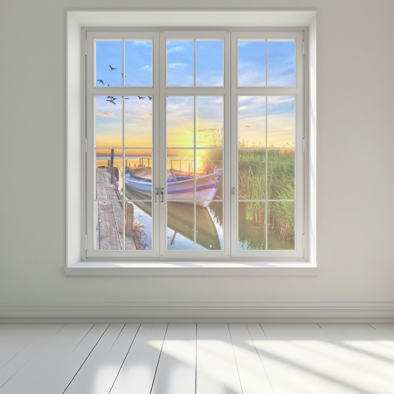 Naklejka na okno zachód słońca nad jeziorem z łodzią przy pomoście – Wallissimo® Naklejka na okno zachód słońca nad jeziorem z łodzią przy pomoście – Wallissimo®