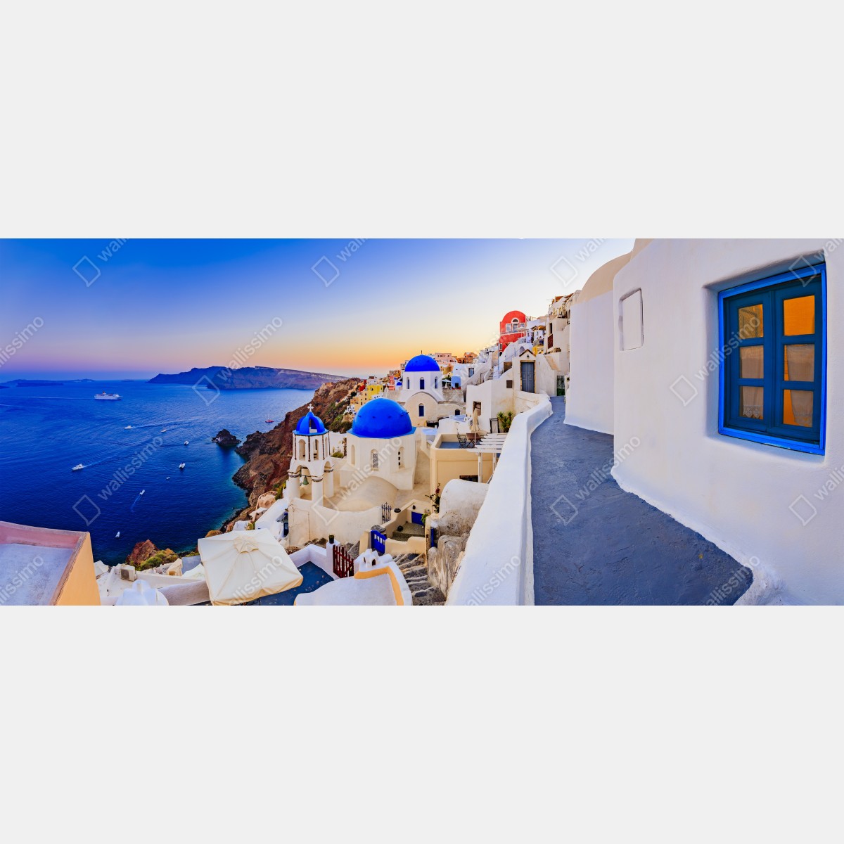 Naklejka na okno Santorini zachód słońca nad niebieskimi kopułami – Wallissimo® Naklejka na okno Santorini zachód słońca nad niebieskimi kopułami – Wallissimo®