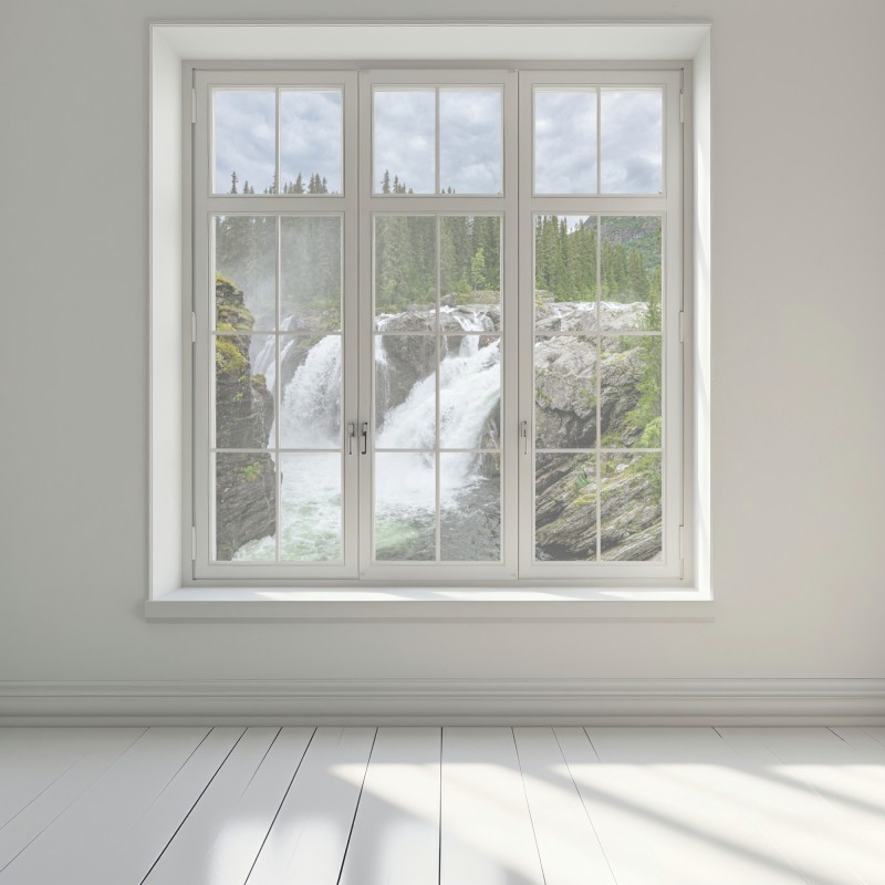 Naklejka na okno mglisty wodospad w bujnym sosnowym lesie – Wallissimo® Naklejka na okno mglisty wodospad w bujnym sosnowym lesie – Wallissimo®