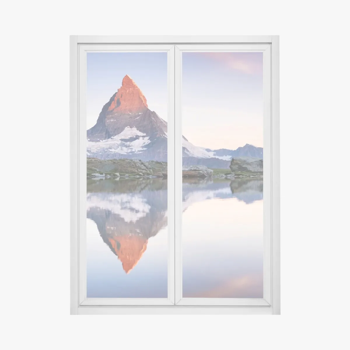 Naklejka na okno Matterhorn o wschodzie słońca nad alpejskim jeziorem – Wallissimo® Naklejka na okno Matterhorn o wschodzie słońca nad alpejskim jeziorem – Wallissimo®