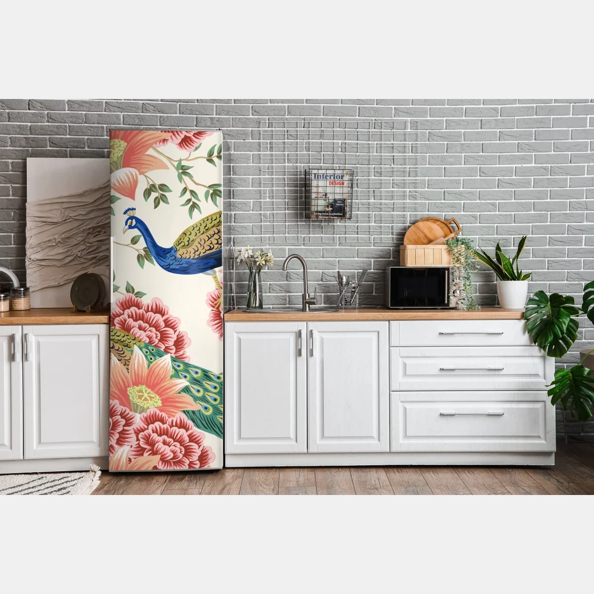 Naklejka na lodówkę elegancki wzór z pawiem i kwiatami – Wallissimo® Naklejka na lodówkę elegancki wzór z pawiem i kwiatami – Wallissimo®