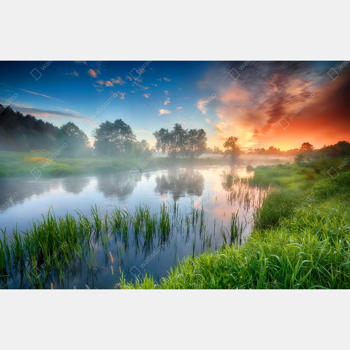 Naklejka na lodówkę mglista rzeka o wschodzie słońca nad zielonymi brzegami – Wallissimo® Naklejka na lodówkę mglista rzeka o wschodzie słońca nad zielonymi brzegami – Wallissimo®