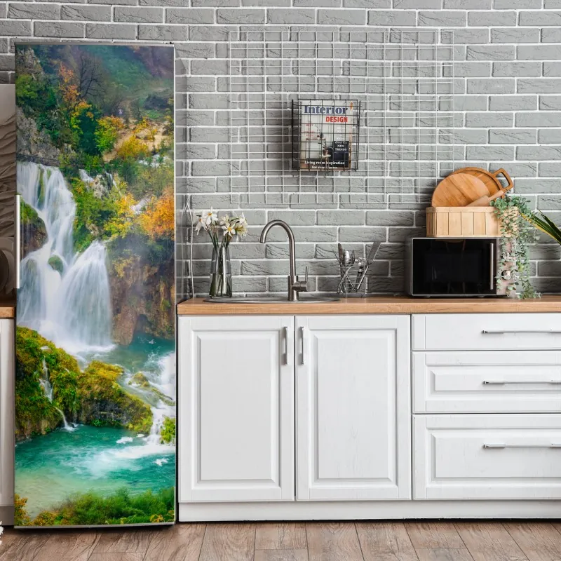 Naklejka na lodówkę wzór liści monstera ze złotymi akcentami – Wallissimo®