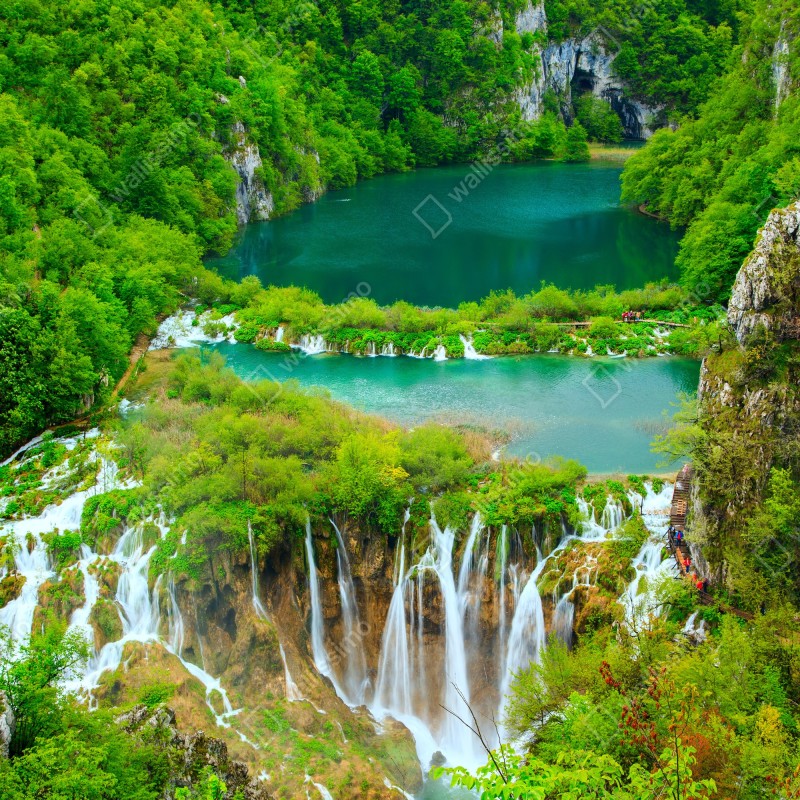 Naklejka na lodówkę bujny wodospad i turkusowe jeziora – Wallissimo® Naklejka na lodówkę bujny wodospad i turkusowe jeziora – Wallissimo®