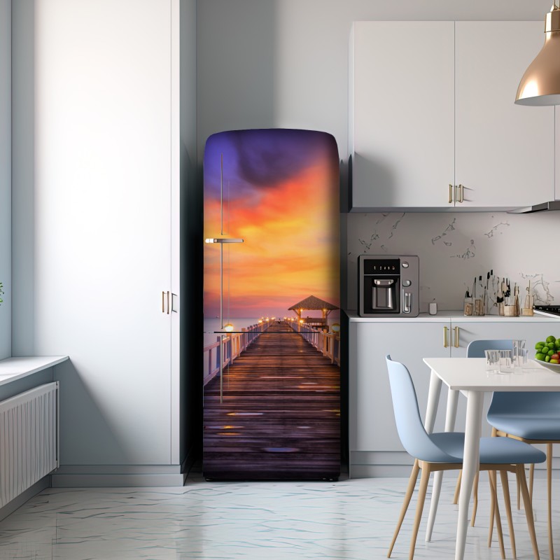 Naklejka na lodówkę drewniany pomost o wschodzie słońca – Wallissimo® Naklejka na lodówkę drewniany pomost o wschodzie słońca – Wallissimo®