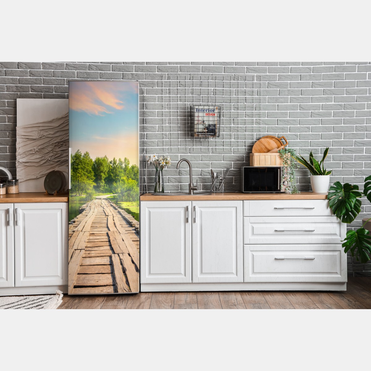 Naklejka na lodówkę słoneczny drewniany most nad spokojnym jeziorem – Wallissimo® Naklejka na lodówkę słoneczny drewniany most nad spokojnym jeziorem – Wallissimo®