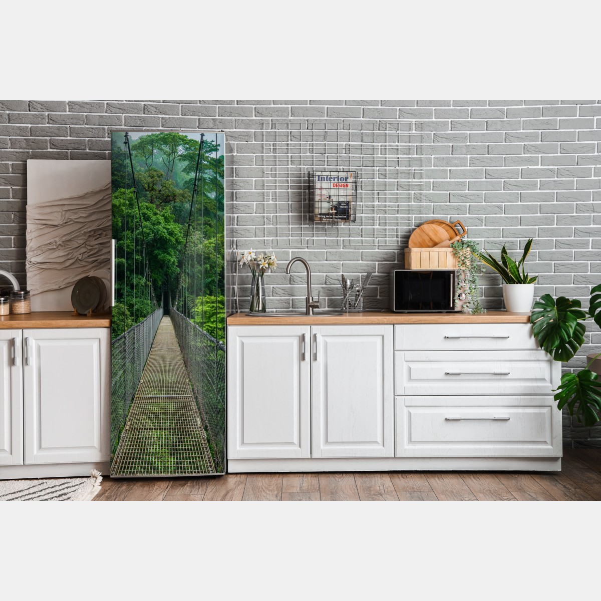 Naklejka na lodówkę wiszący most w bujnej dżungli – Wallissimo® Naklejka na lodówkę wiszący most w bujnej dżungli – Wallissimo®