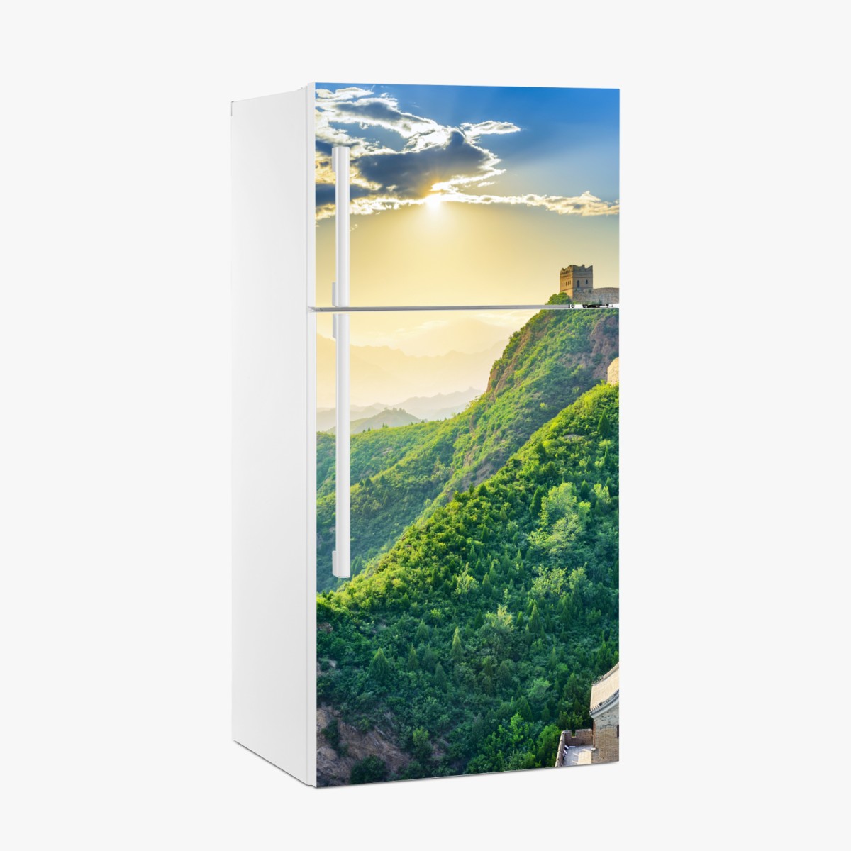 Fridge sticker Great Wall at sunrise over green mountains